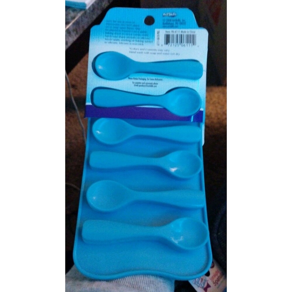 Silicone Square Cubes & Spoon Shape Candy Chocolate Ice Molds - Picture 5 of 5